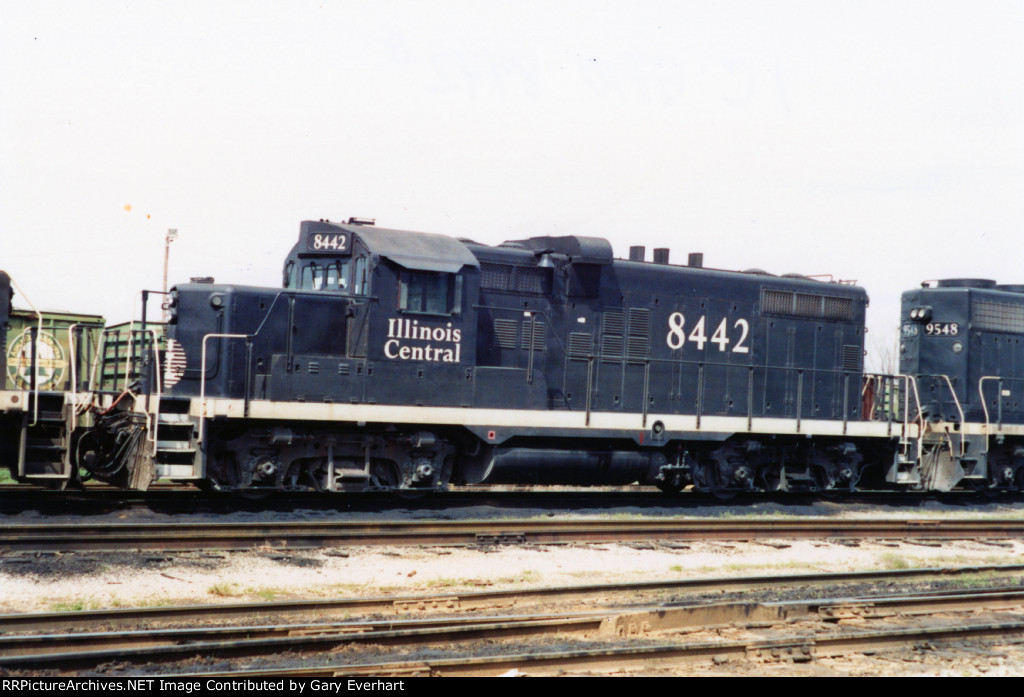 IC GP10 #8442 - Illinois Central